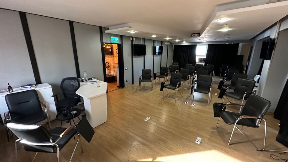 Spatiu în clădire de birouri - Poză 2