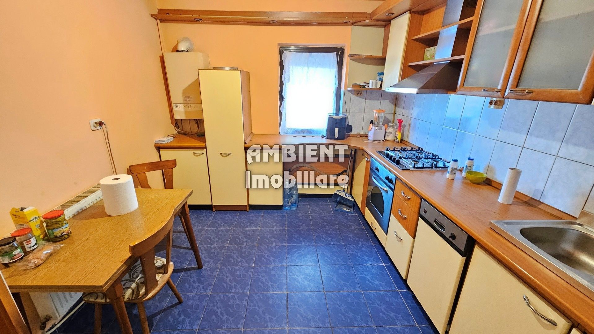 Apartament cu 4 camere, etaj 3, mobilat și utilat, zona DECEBAL; - Poză 1