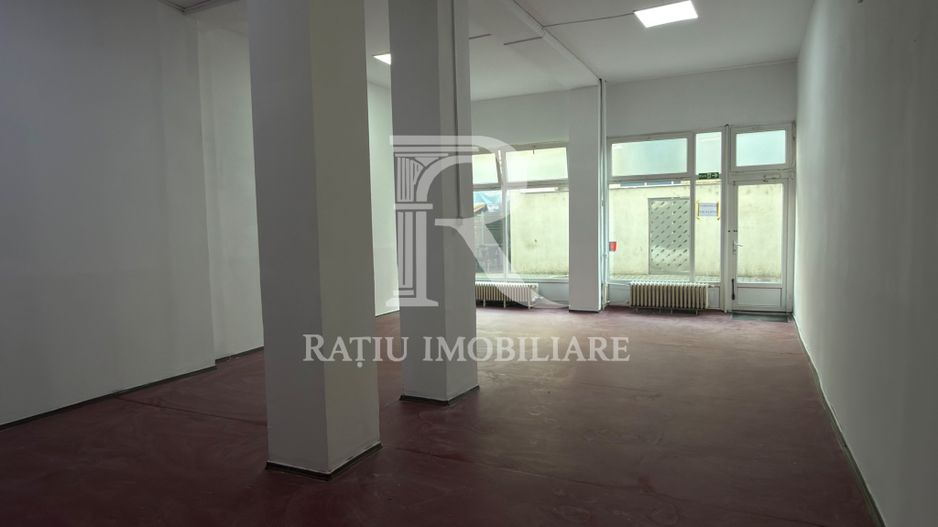 Spațiu comercial de închiriat în Oradea, zona Rogerius - Poză 1