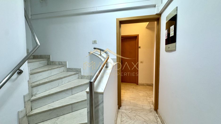 Vila centrala cu 13 camere *460mpu* + garaj // Dorobanți - Poză 26