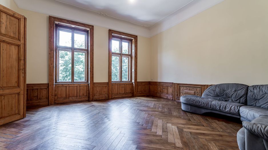 Apartament istoric pe Bulevardul Revoluției - Poză 2