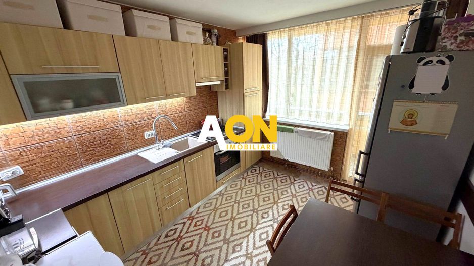 Apartament 3 camere, 2 balcoane, decomandat, mobilat, utilat, Ampoi 3 - Poză 3