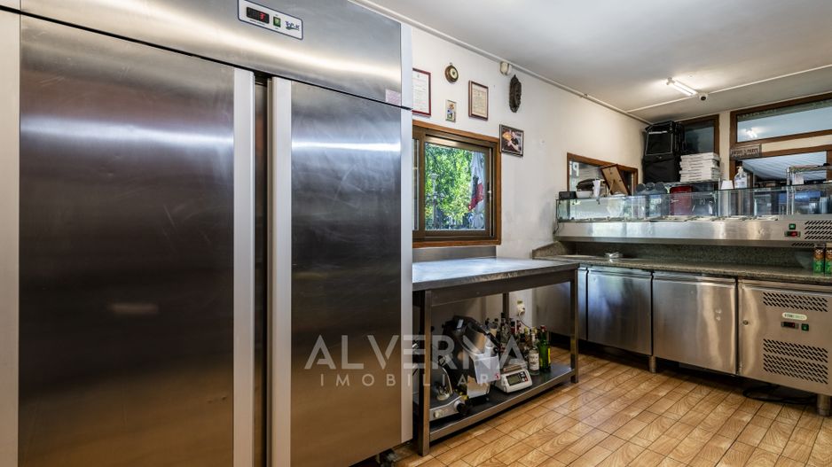 Afacere / Pizzerie de vanzare complet echipata + terasa | Camil Ressu - Poză 10