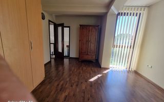 Vilă cu 4 camere de închiriat în zona Braytim cu piscina - Poză 15