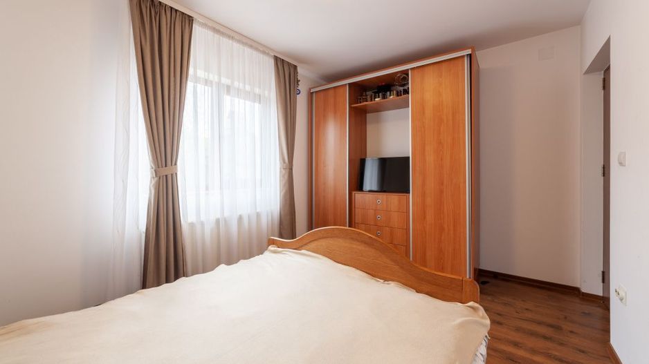 Casa in Albota, 3 dormitoare, curte 456 mp | Zona linistita, aproape de Pitesti! - Poză 13