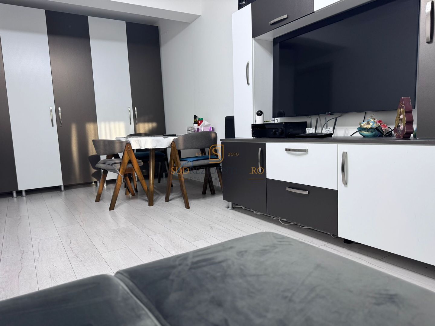 Apartament 2 camere, 55 mp, parcare inclusa, mobilat modern, Sector 4 - Poză 2