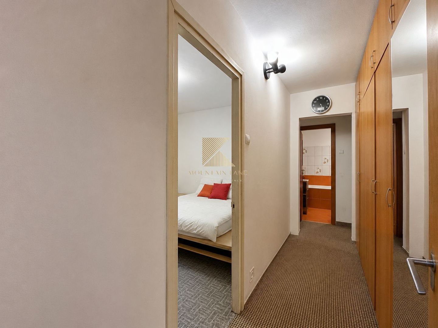 Apartament luminos cu 3 camere, parcare și boxă, zona Astra - Poză 12