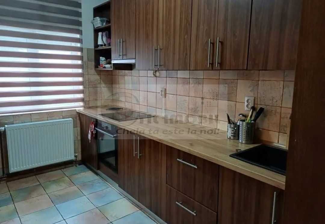 Vila Individuala Aroneanu - 5 camere- 799 EURO - Poză 2