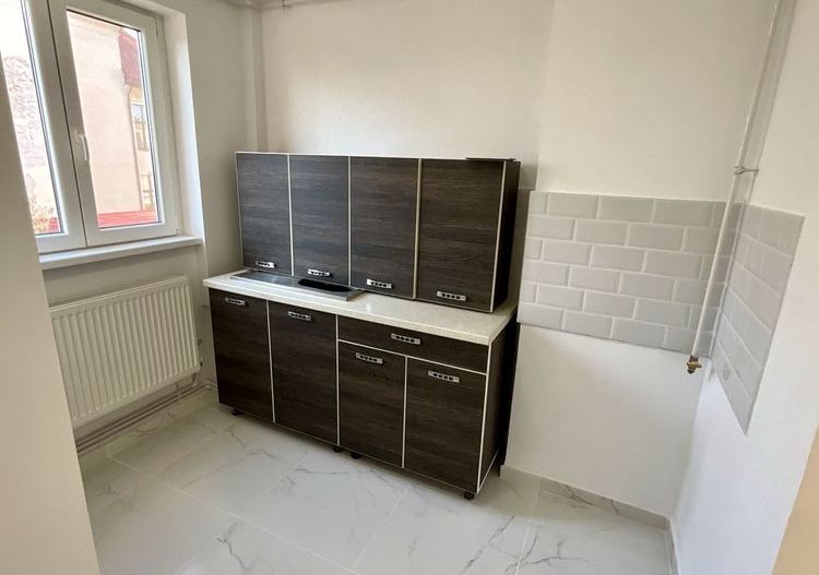 BRASADAS vinde ap 2 cam central etaj 3/4. - Poză 2