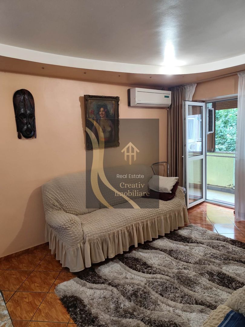 Apartament de vanzare 4 camere - Poză 1
