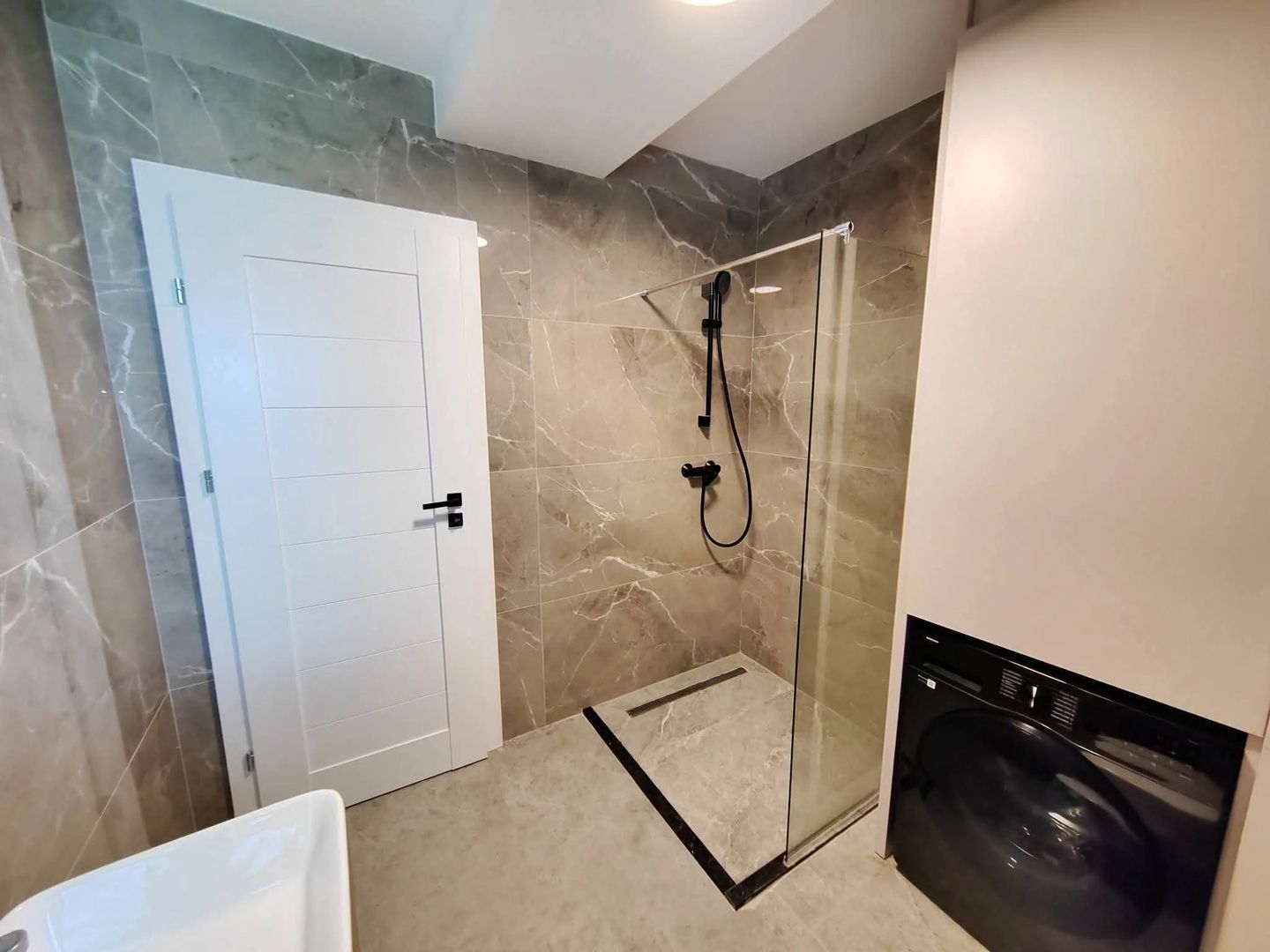 Apartament cu 3 camere de închiriat în Giroc - Poză 12