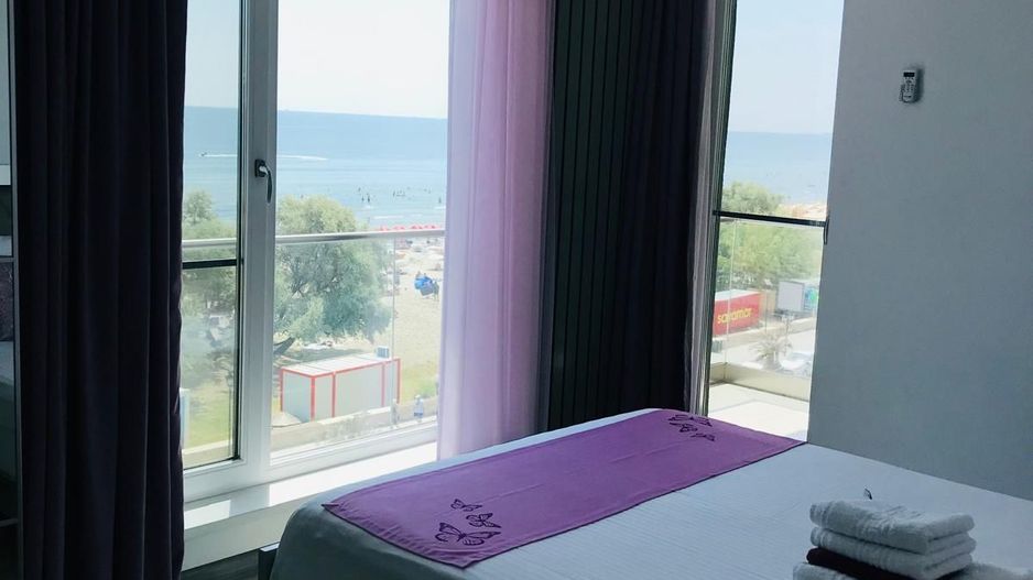 Apartament 3 camere – prima linie la mare – Alezzi Beach Resort - Poză 6