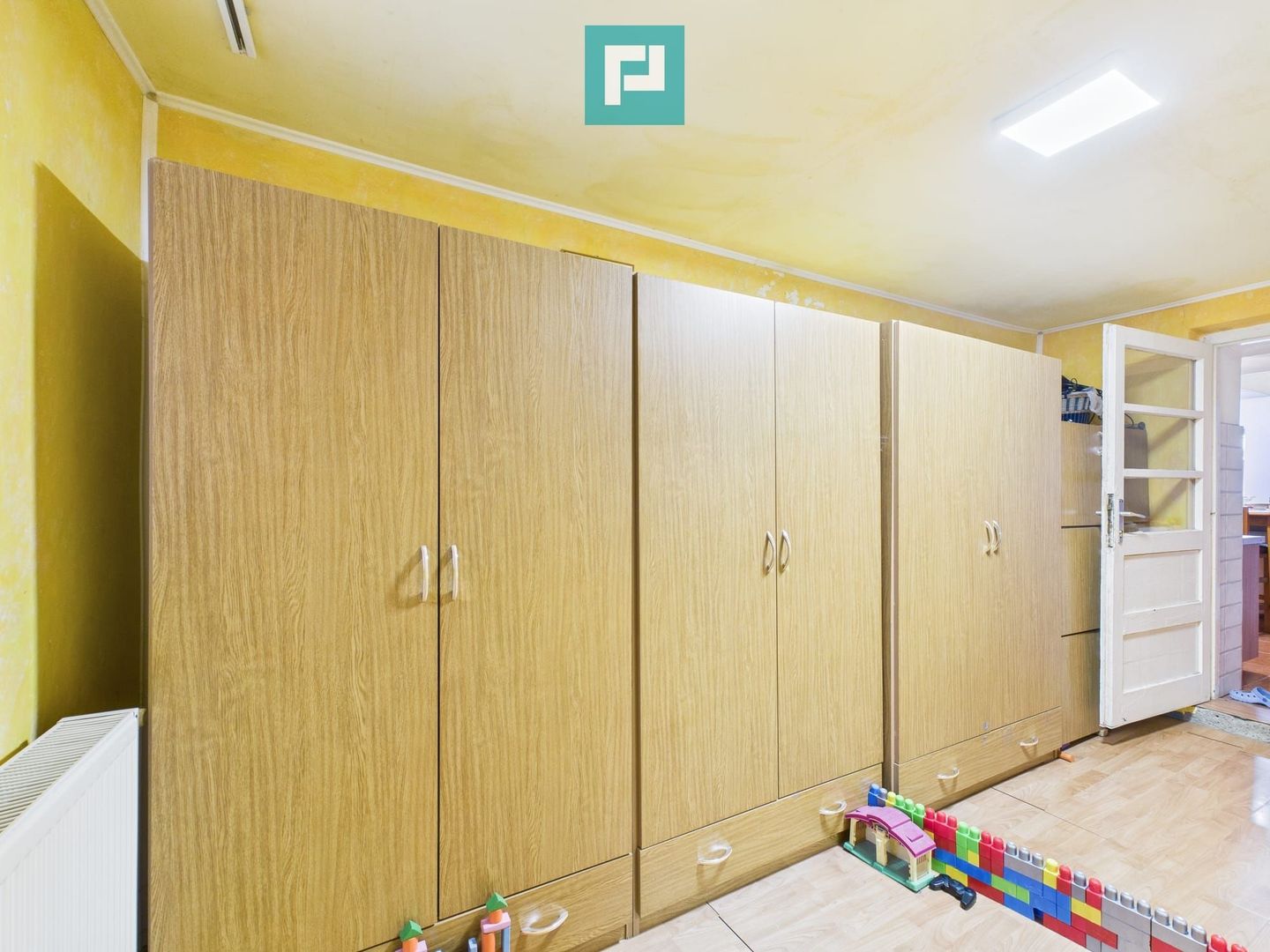 Casă frumoasă la Iratoș la preț bun - Poză 19