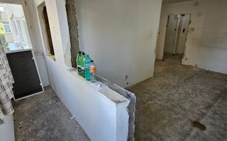 Garsonieră | 34 mp | Etaj 2| An constructie 1978/Metrou la 5 minute - Poză 1
