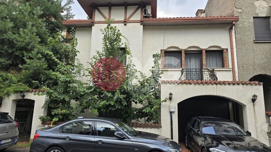 Casa de vanzare - zona Stefan cel mare - Poză 1