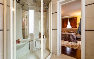 Chirie, casă, 3 nivele, 8 camere, str. Universității, Centru - Poză 6