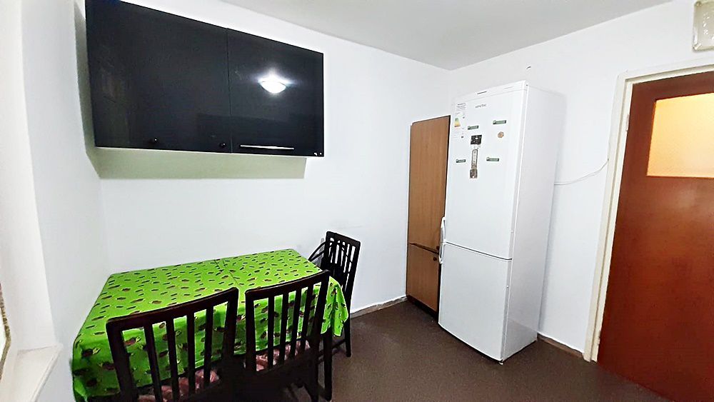 B-dul Victoriei apartament cu 3 camere,  zona foarte linistita, 90000 euro - Poză 12