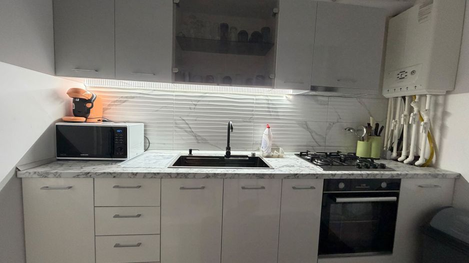 Vanzare Apartament 2 camere mobilat si utilat 55 mp, parter, centrală - Poză 11