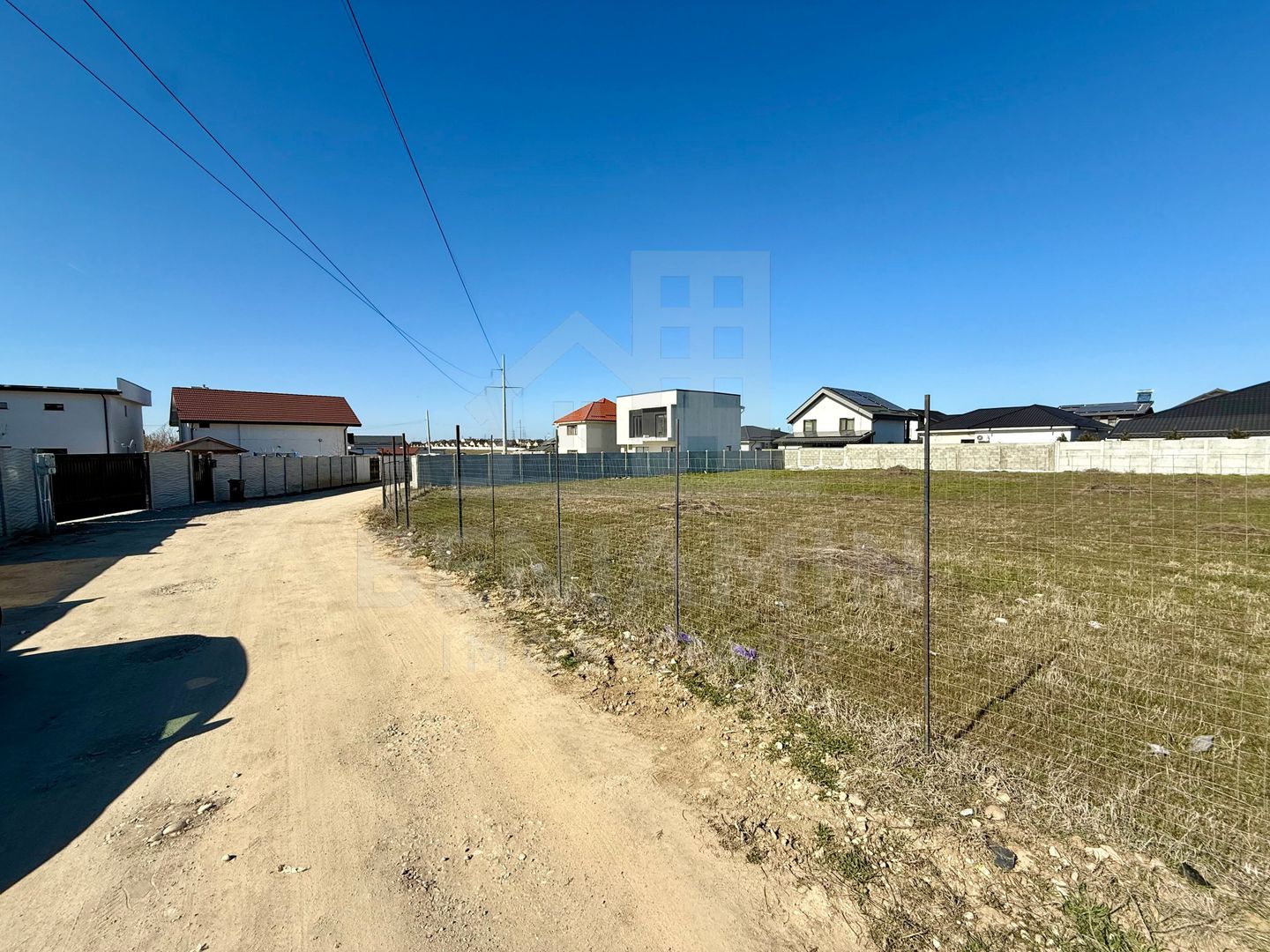 Teren intravilan - 600mp - posibilitate extindere - Selgros - Poză 1