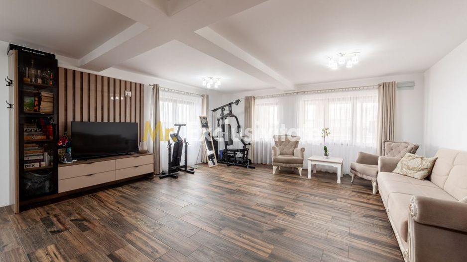 Casa P+M, 120mp utili, teren 477mp, Bradu, AG - Poză 14