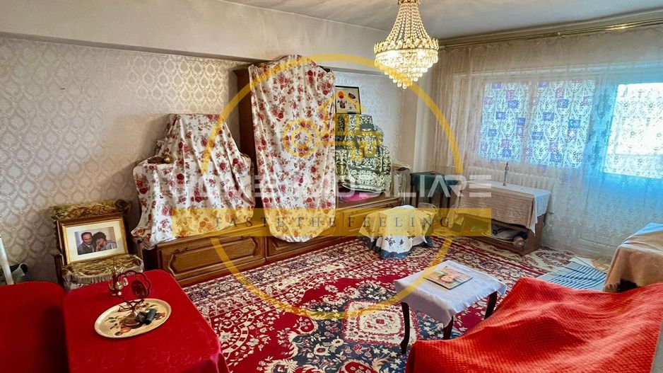 Esplanada Nicolina Apartament 4 Camere Decomandat Bloc 1990 Etaj Intermediar - Poză 1