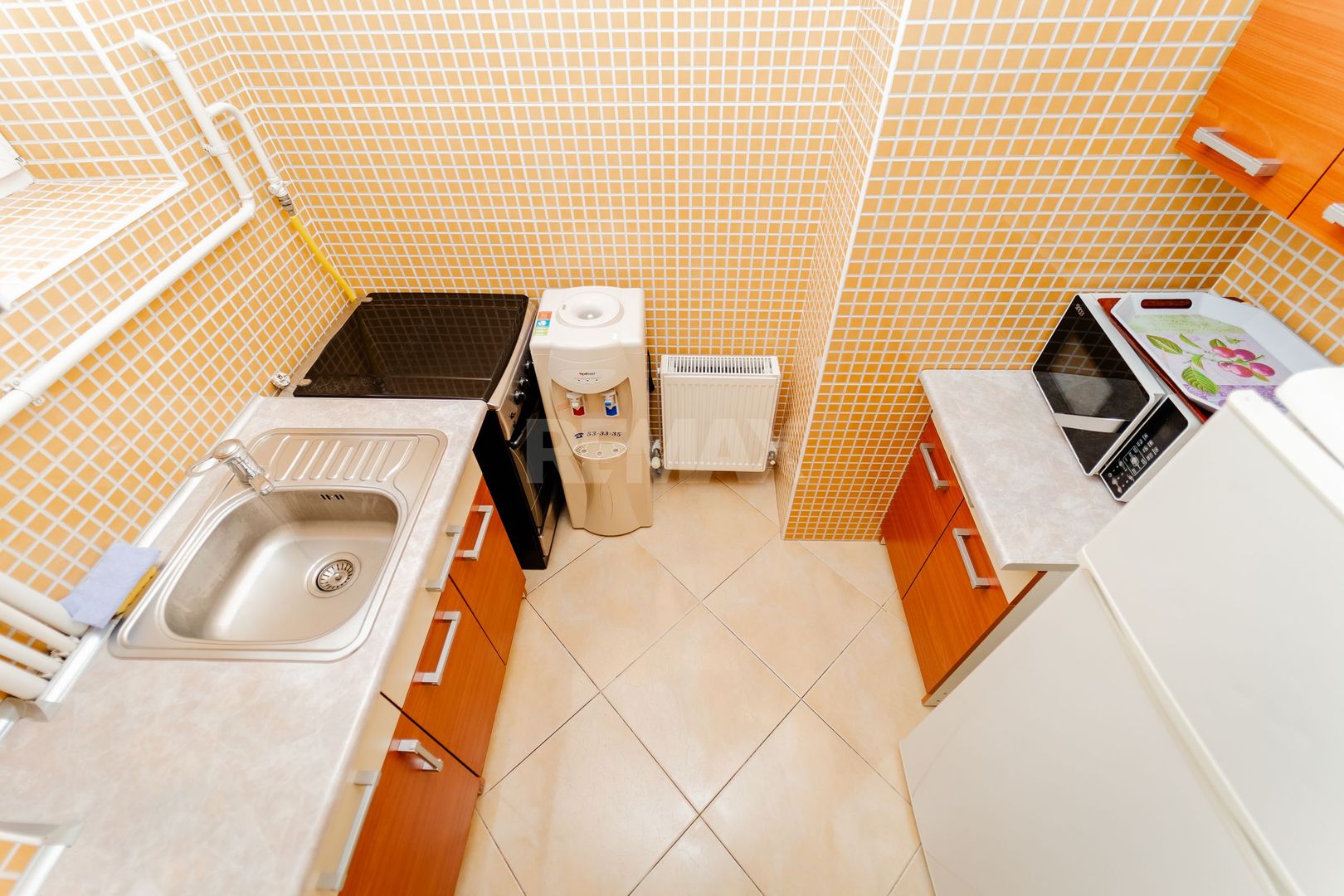 Se oferă spre închiriere casă în centrul orașului, ideală pentru birouri, clinică sau centru educați - Poză 15
