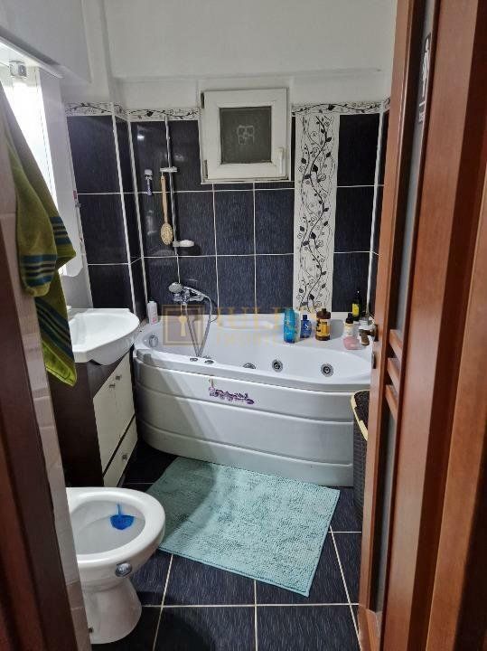 decomandat, 3 camere în zona Complex Studentesc - Poză 7