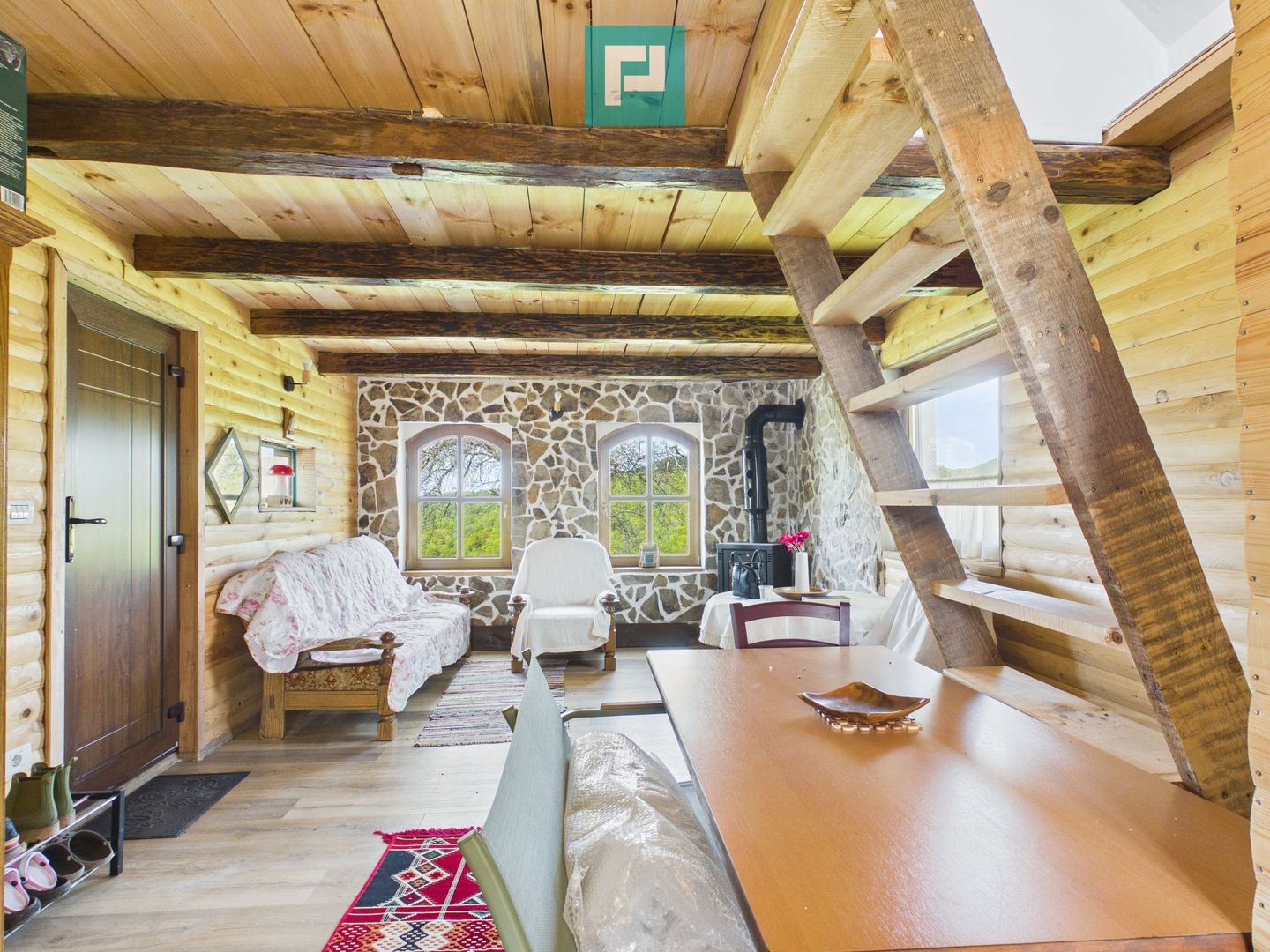 Casă pitorească de vacanță în Dulcele - Poză 3