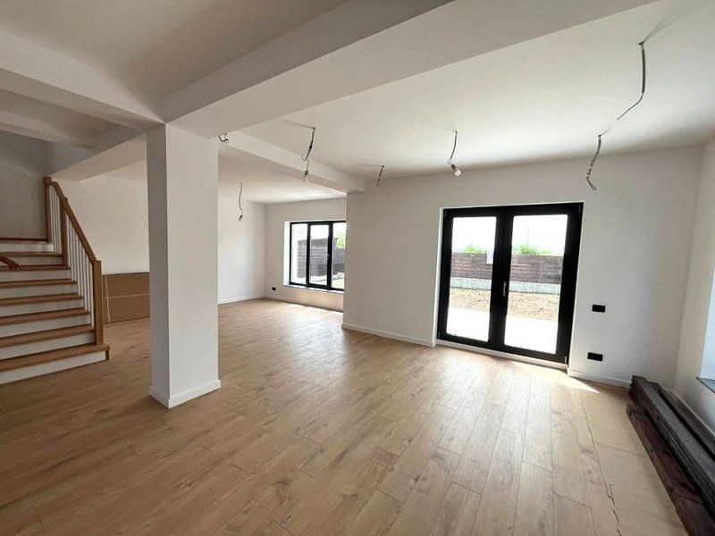 Vanzare vila cu 5 camere | Mogosoaia | Zona linistita - Poză 5