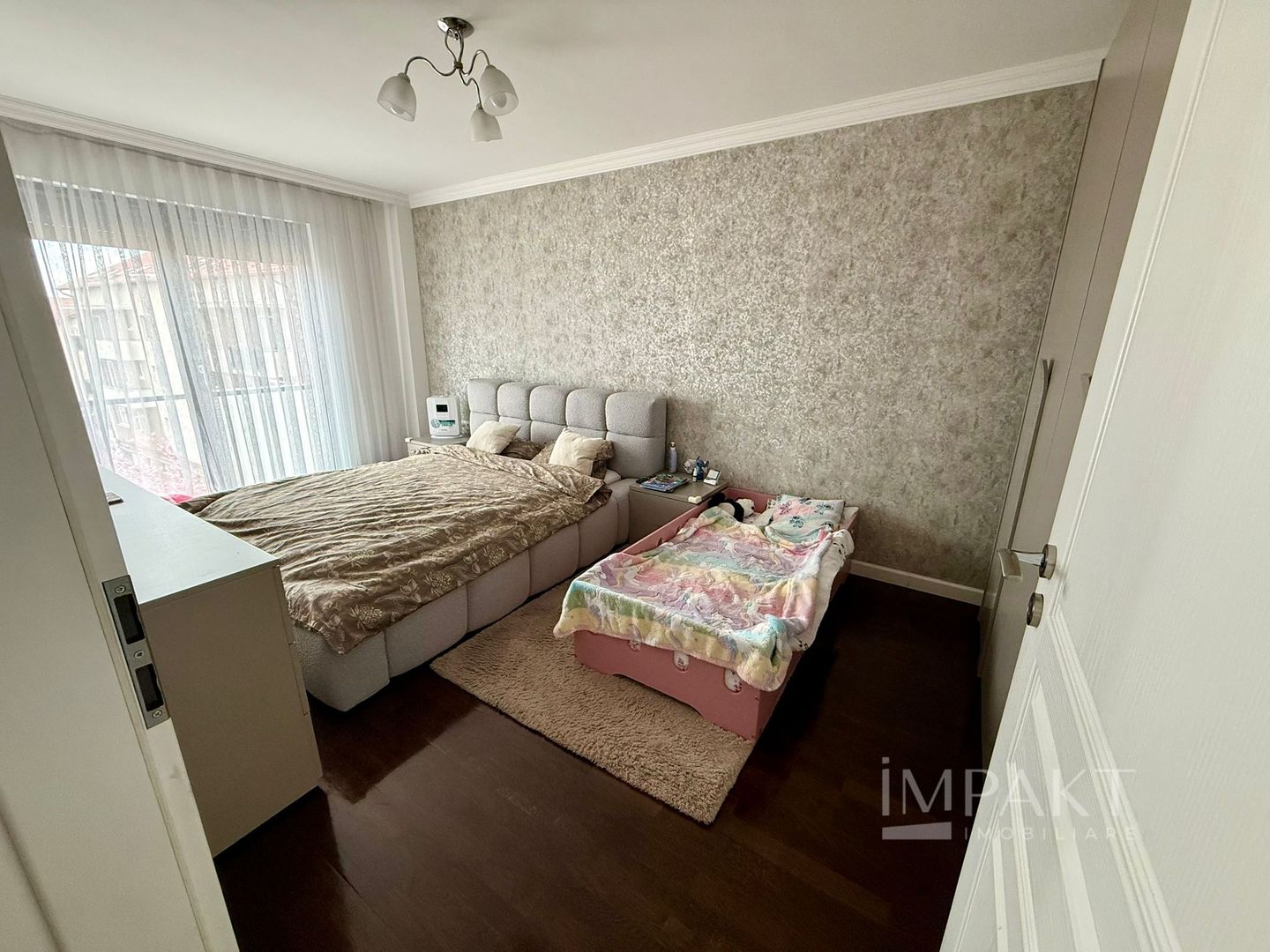 Apartament modern cu 2 camere, garaj si boxa in cartierul Buna Ziua - Poză 5