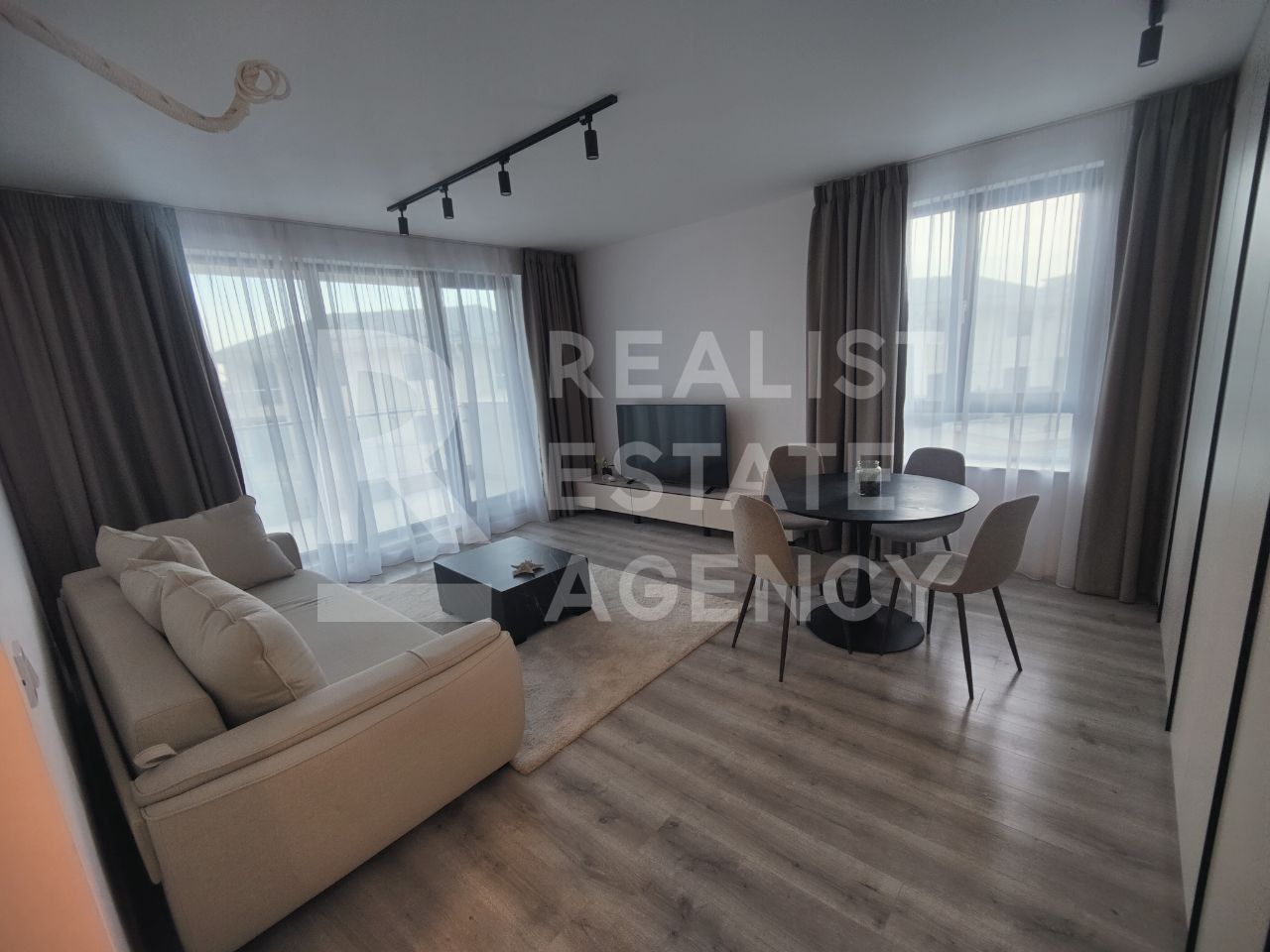 Vânzare apartament cu 2 camere, parcare înclusă în preț, Constanța - Poză 2