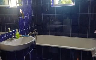 Apartament cu 3 camere, 2 băi, balcon și centrală proprie, zona Clăbuc - Poză 4