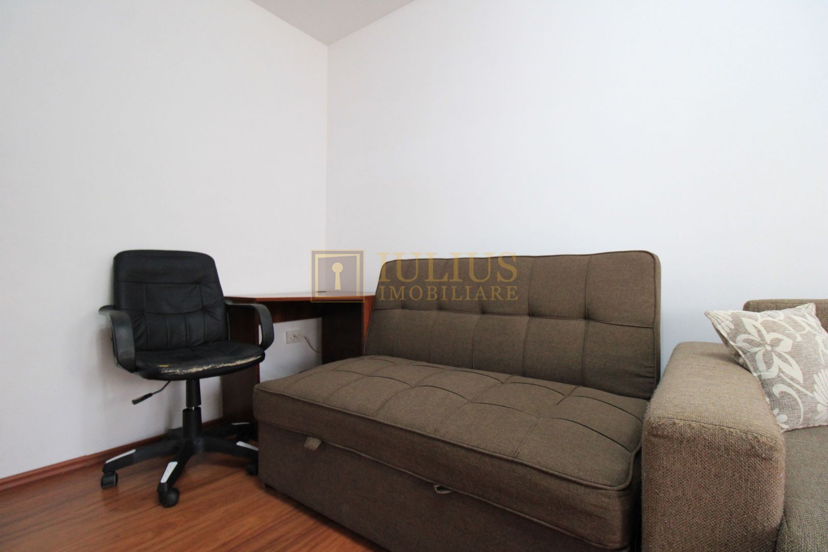 Zona linistita, o camera. - Poză 5