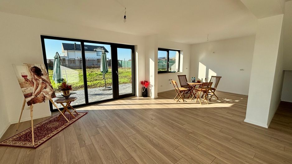 Vila pentru cei care vor spațiu, natură și acces rapid către București - Poză 8