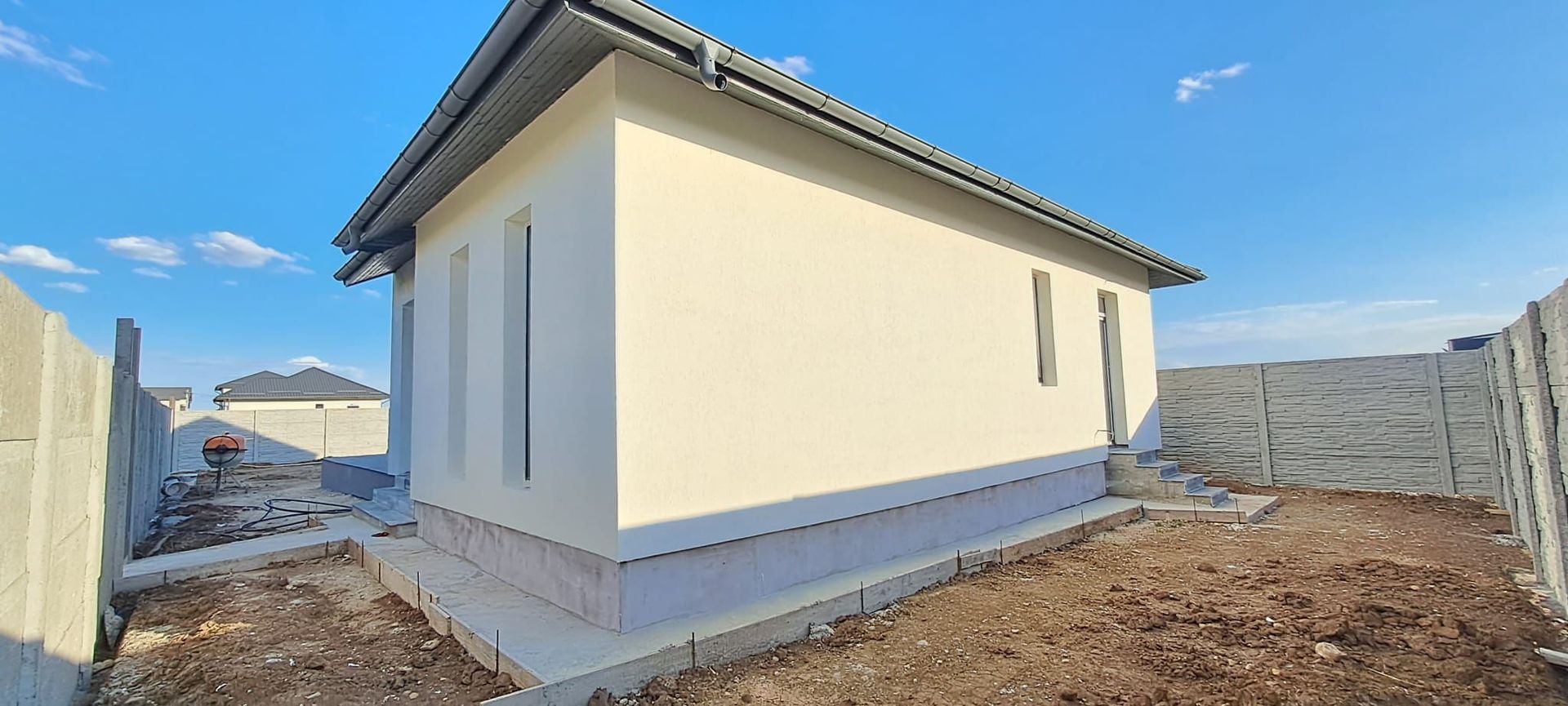 Casa individuala Dragomiresti Deal, utilitati, statii STB la 700 metri - Poză 6