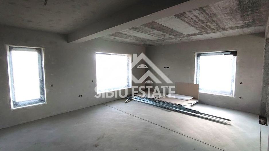 Casa 4 camere, 3 bai, garaj si curte larga, Sibiu Selimbar - Poză 10