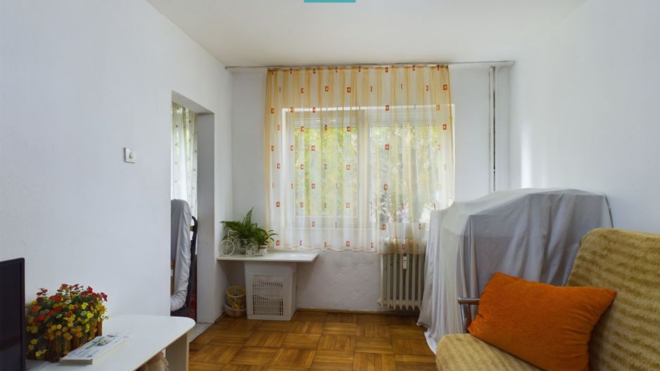 Garsonieră la etajul 2, zona Banu Mărăcine - Poză 4