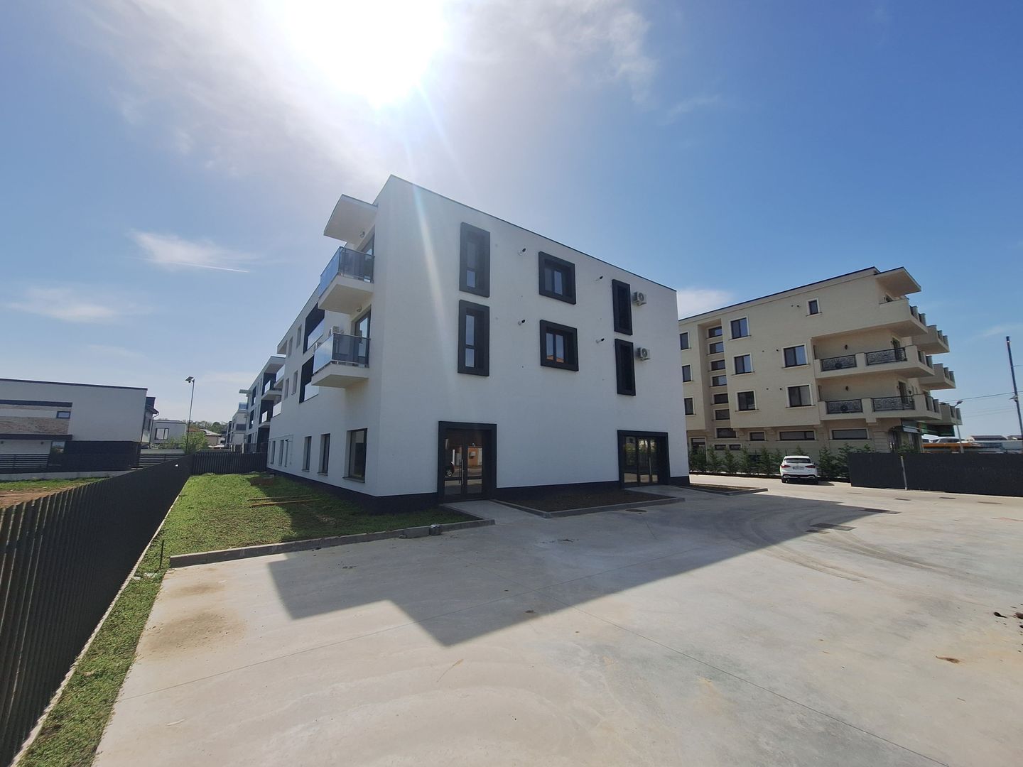 Spatiu Comercial - Bloc Nou - Stradal - 560 mp - 8 parcari - Poză 8