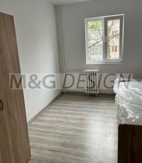 Apartament 3 camere  Dacia etaj 1 cu centrala - Poză 3