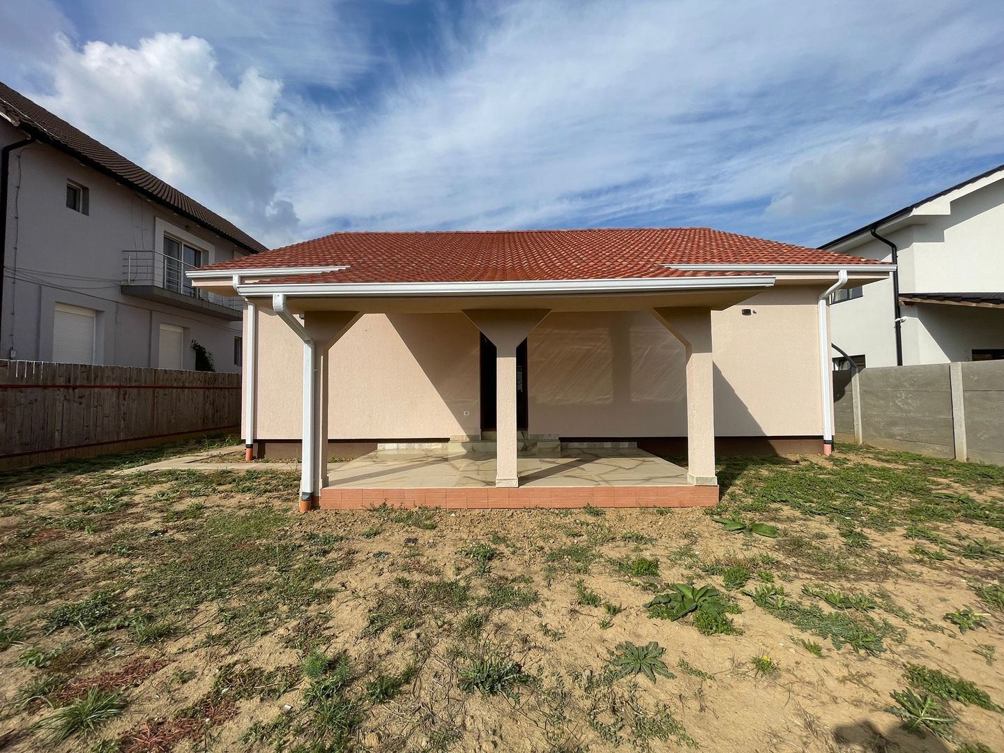 Casa individuala pe parter 160Mp -la asfalt-Ghiroda - Poză 11