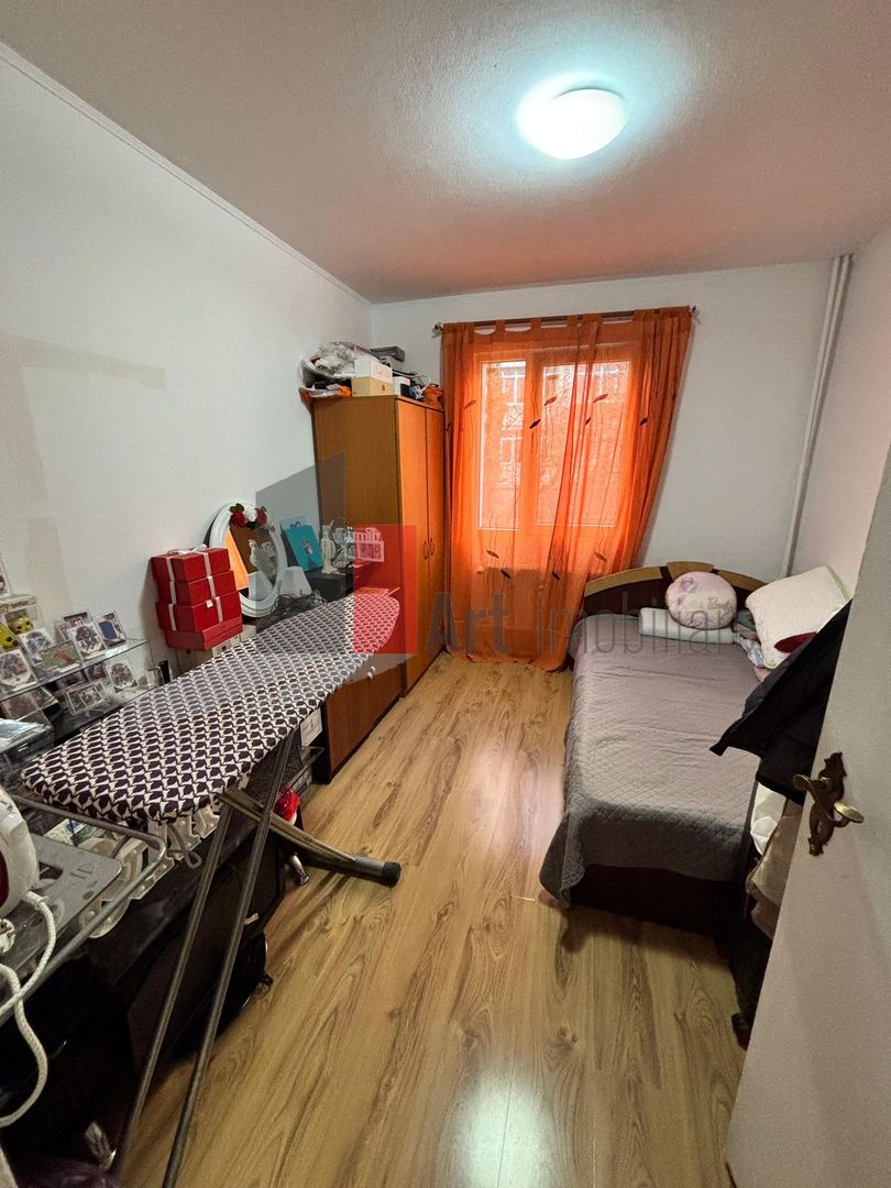 Apartament 3 camere Berceni - Poză 2