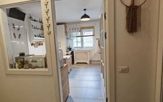 Apartament luminos 2 camere. Zona Tineretului. Cu  Centrala. Loc Parcare. - Poză 2