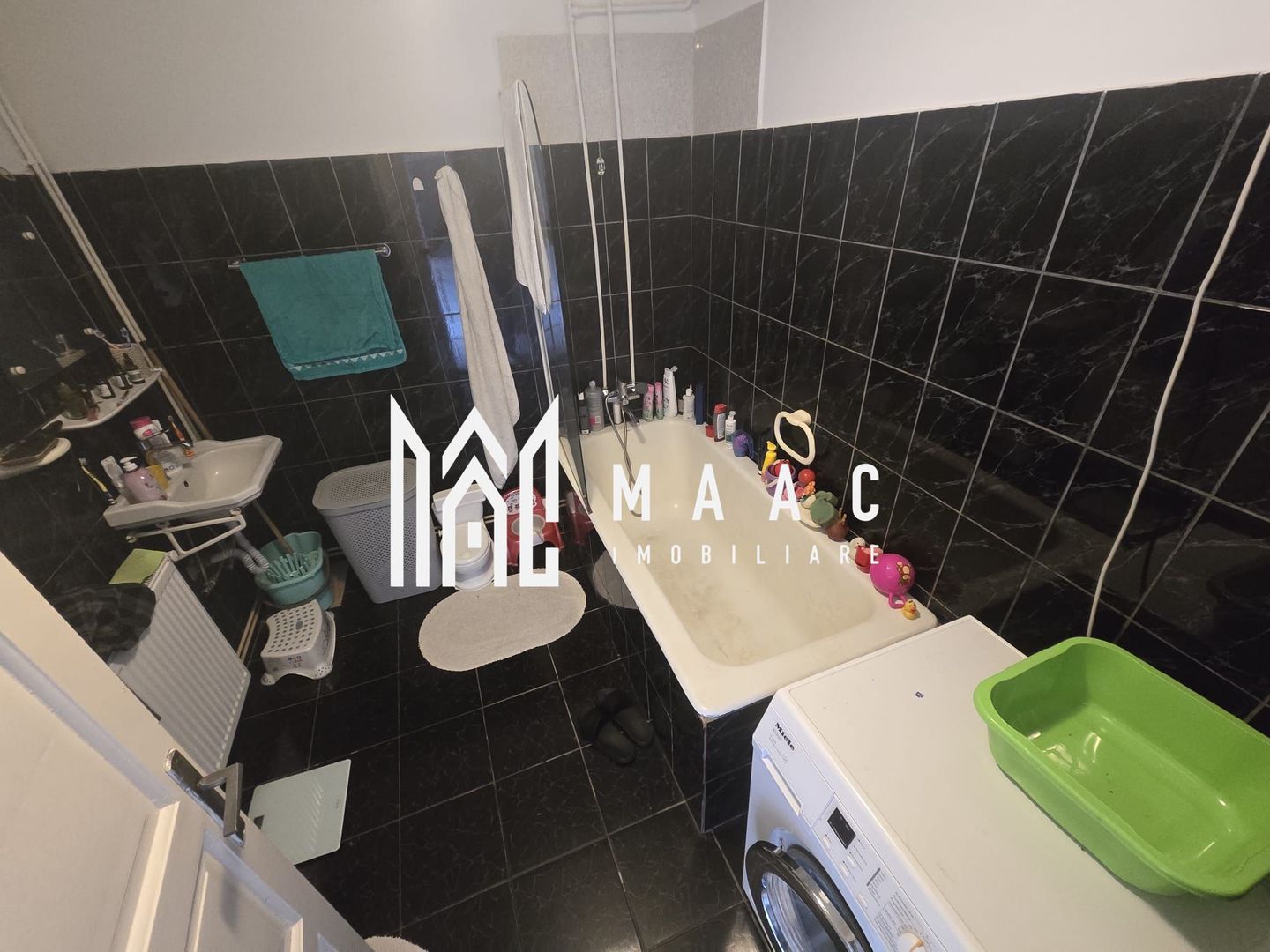Apartament 3 camere curte privata zona Centrala - Poză 6