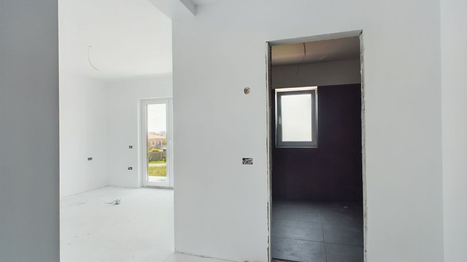 Duplex P+1 deosebit în Moșnița Veche - Poză 7