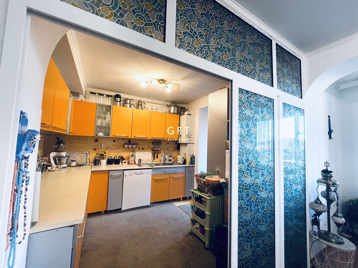 Apartament 4 camere + boxa+garaj+parcare - 100000€ - Poză 1