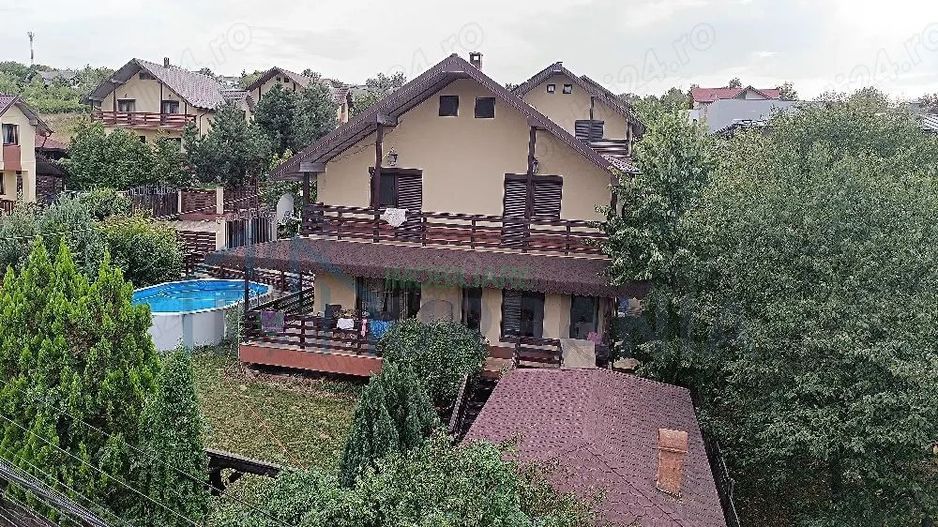 vilă Bârnova, Bucium, Saună, Piscină - Poză 1