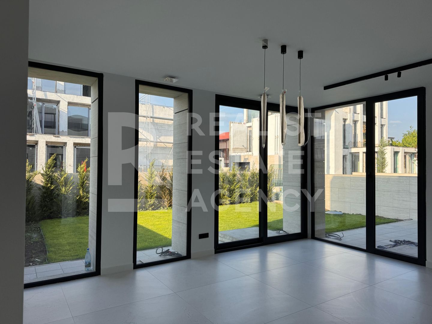 Vilă elegantă in Nordul Capitalei. - Poză 11