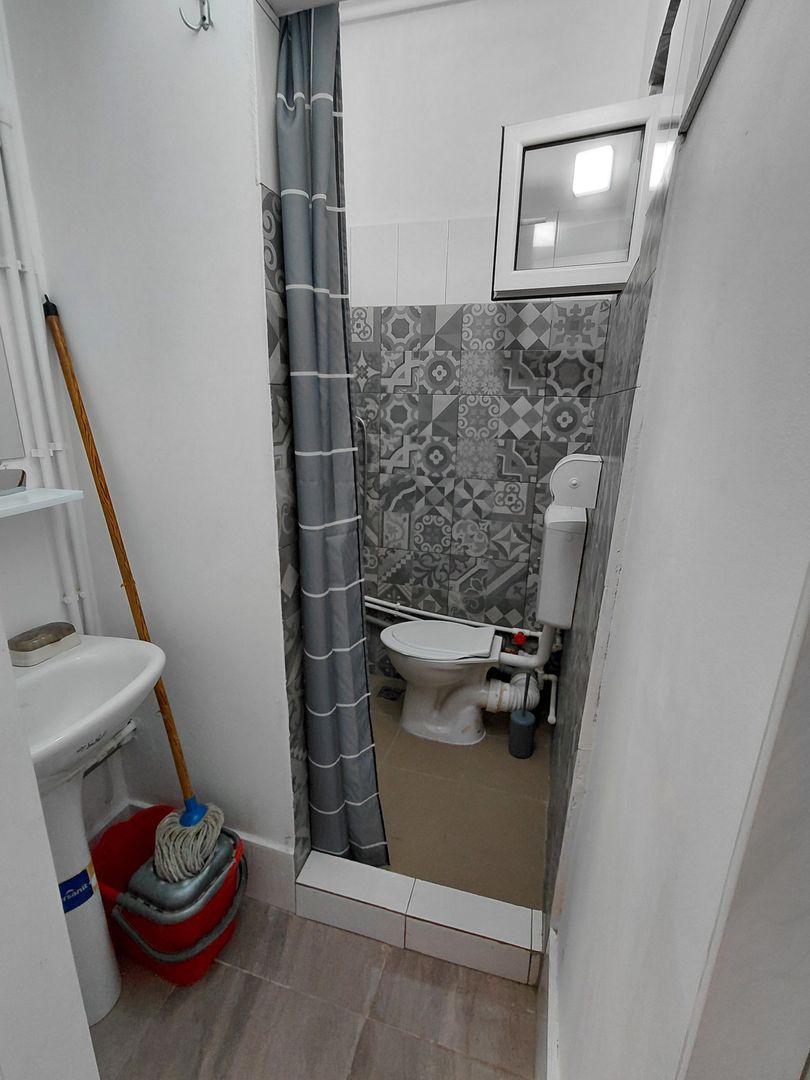 Apartament 1 camera la curte ,str. Traian - Poză 4