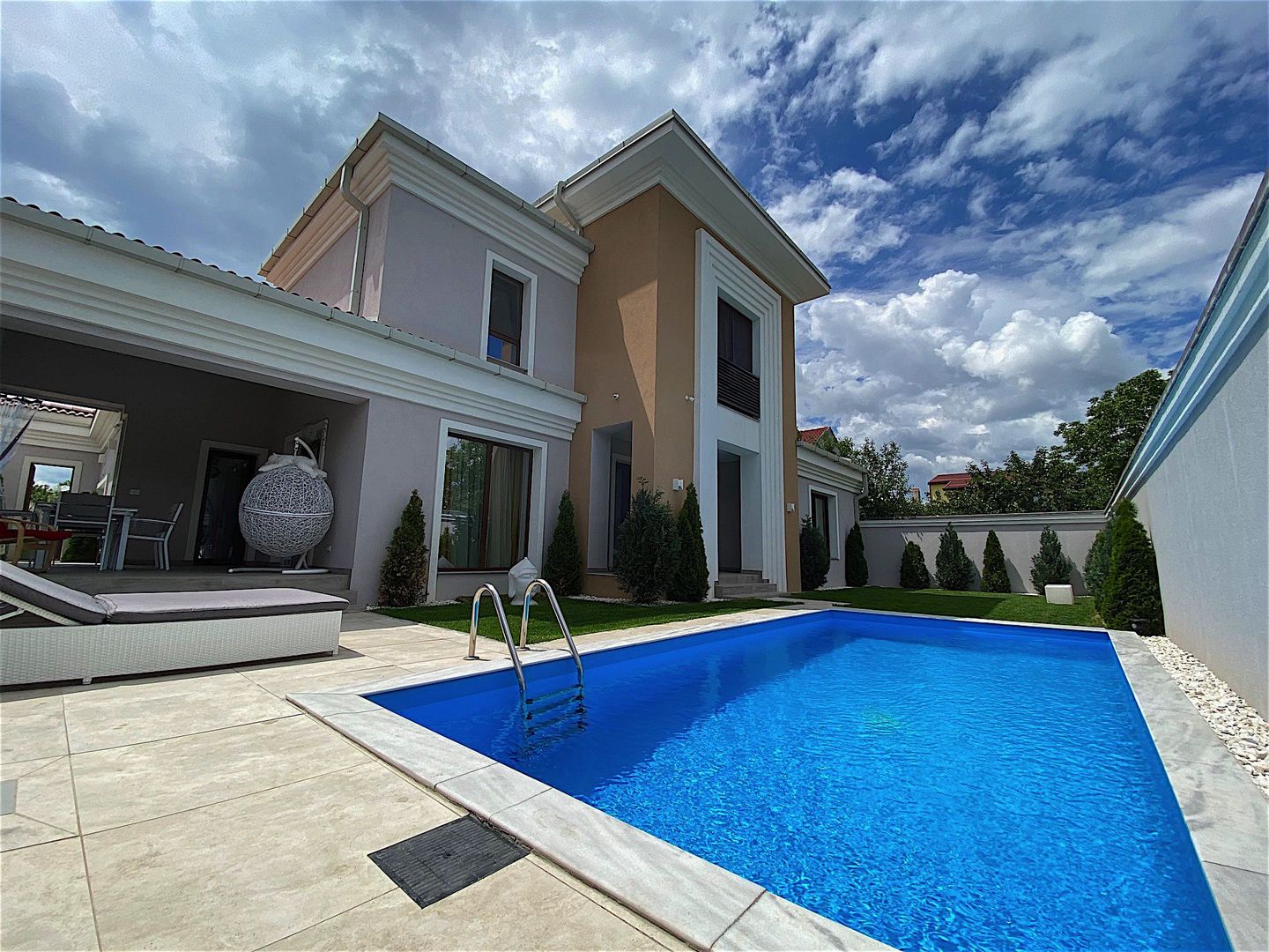 Vila deosebita cu piscina zona Dumbravita - Poză 32