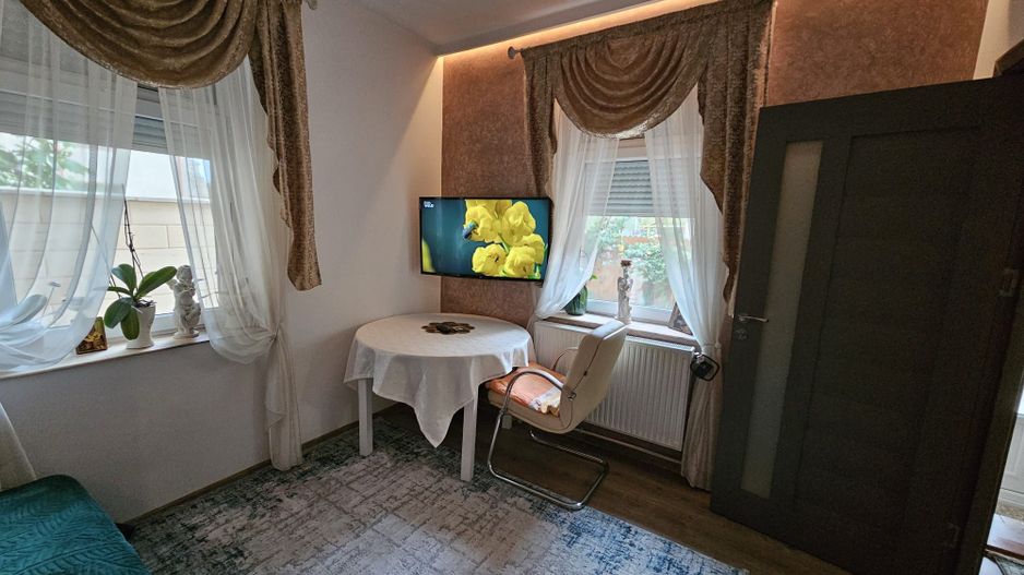 Casa renovata complet – zona Mall – - Poză 9